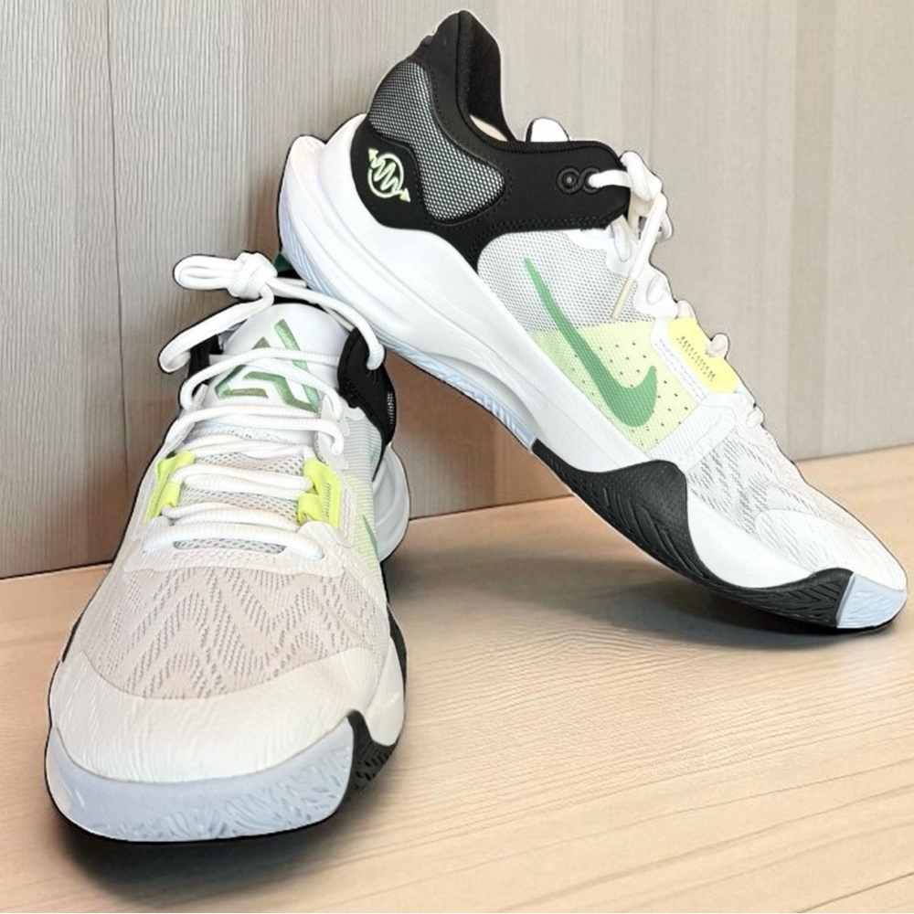 Nike Giannis Immortality 2 DM0825-101
Athletic Basketball Shoes